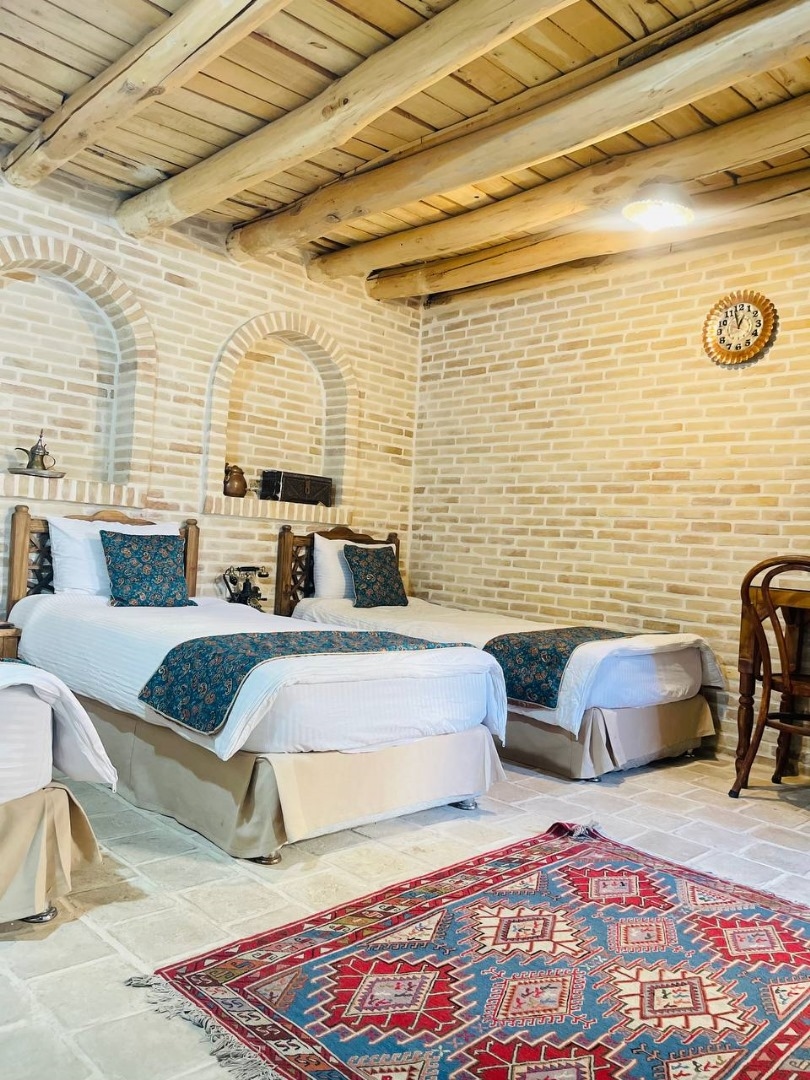 اجاره هتل سنتی در انقلاب زنجان -3 تخته همکف