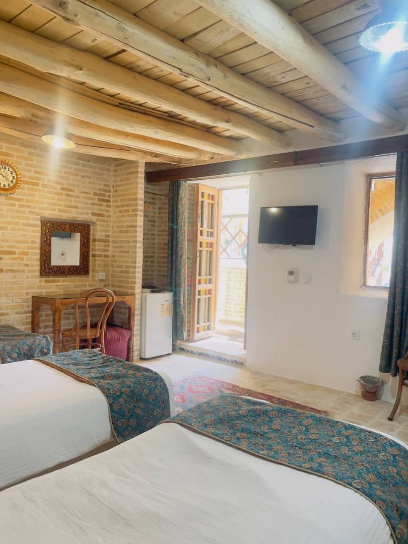 اجاره هتل سنتی در انقلاب زنجان -3 تخته همکف