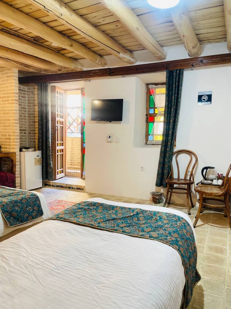 اجاره هتل سنتی در انقلاب زنجان -3 تخته همکف