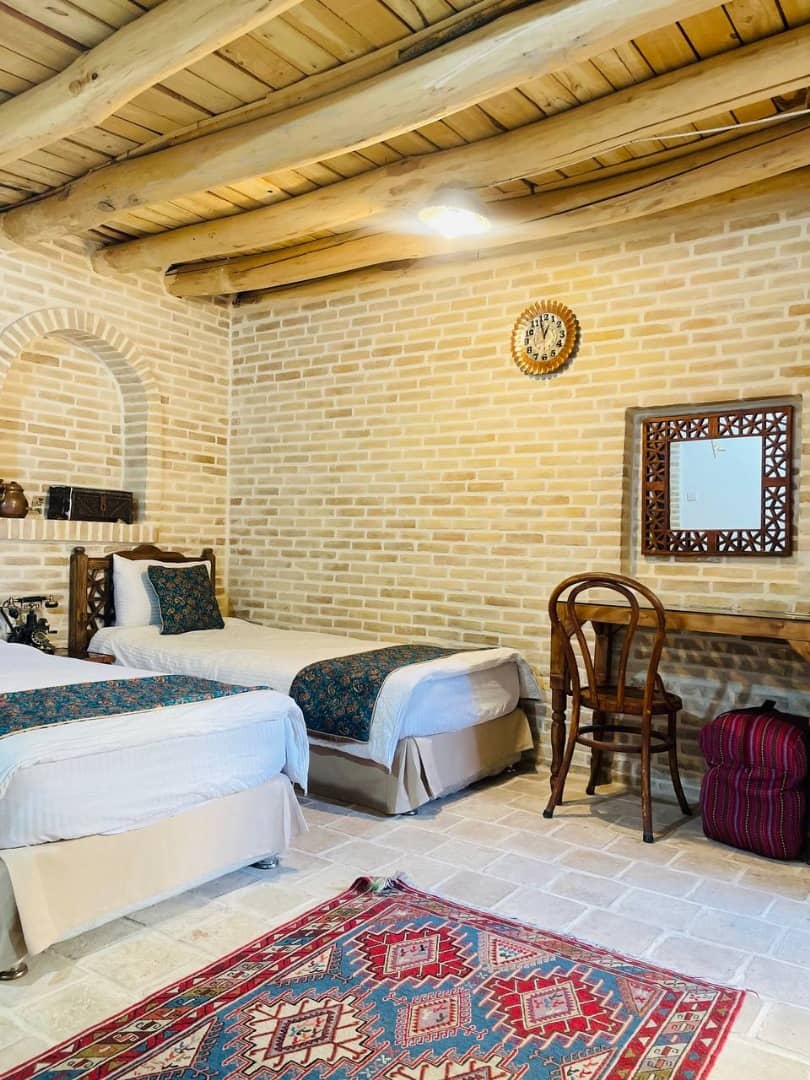 اجاره هتل سنتی در انقلاب زنجان -3 تخته همکف