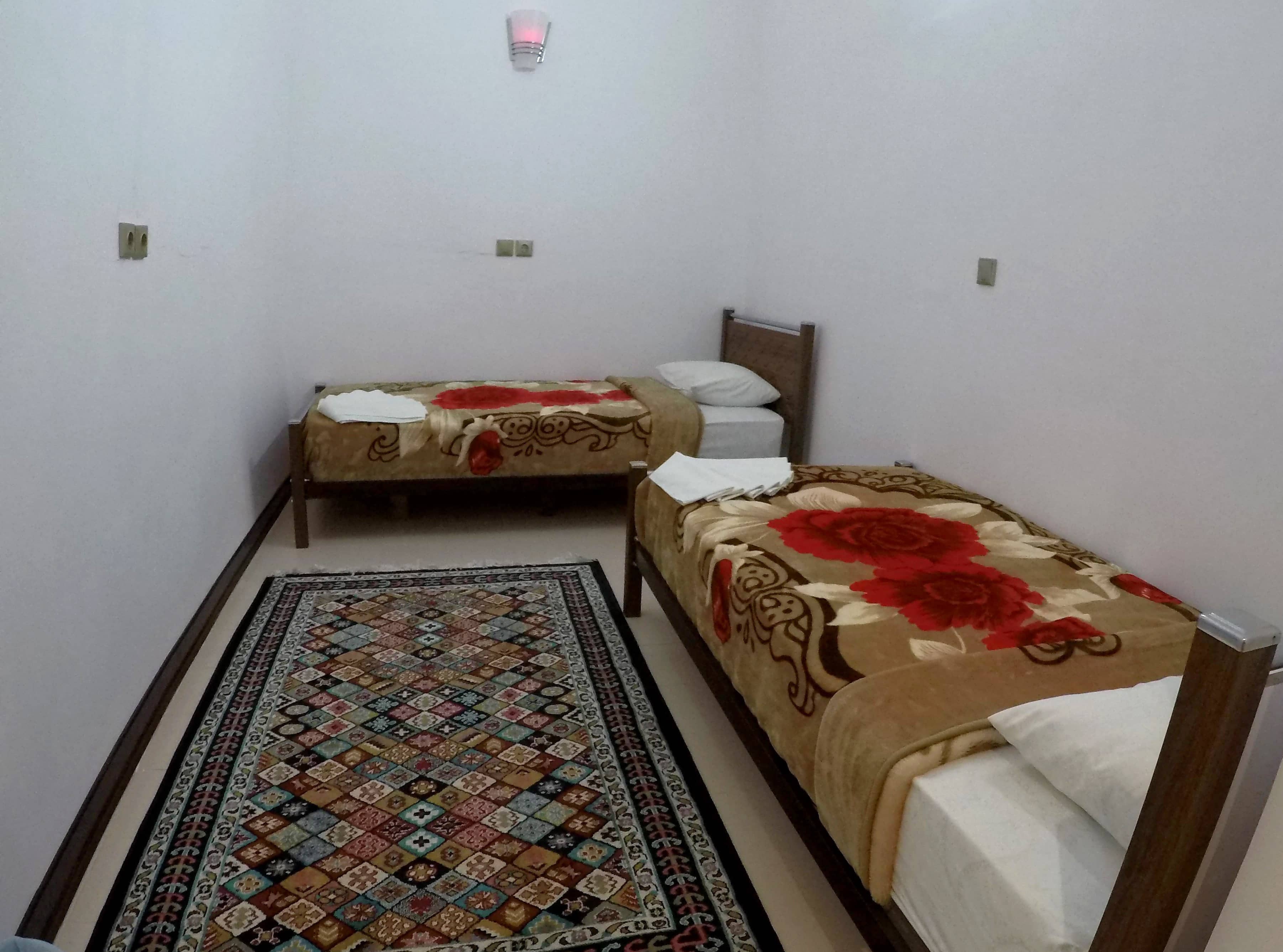 اجاره اتاق سنتی در فاضل نراقی کاشان - 5 تخته مستر