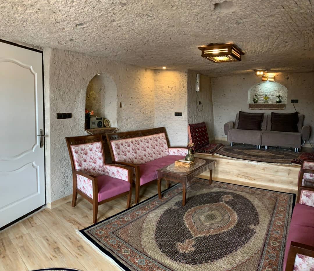 اجاره بومگردی صخرهای در کندوان تبریز