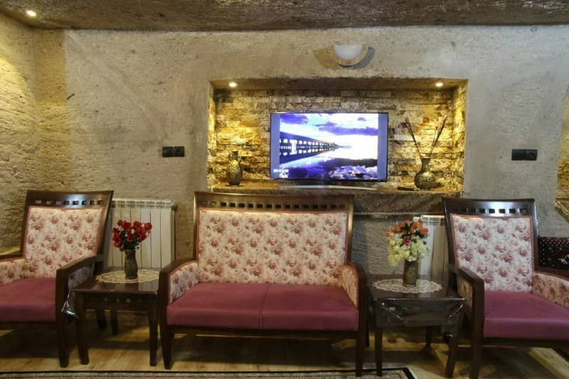 اجاره بومگردی صخرهای در کندوان تبریز