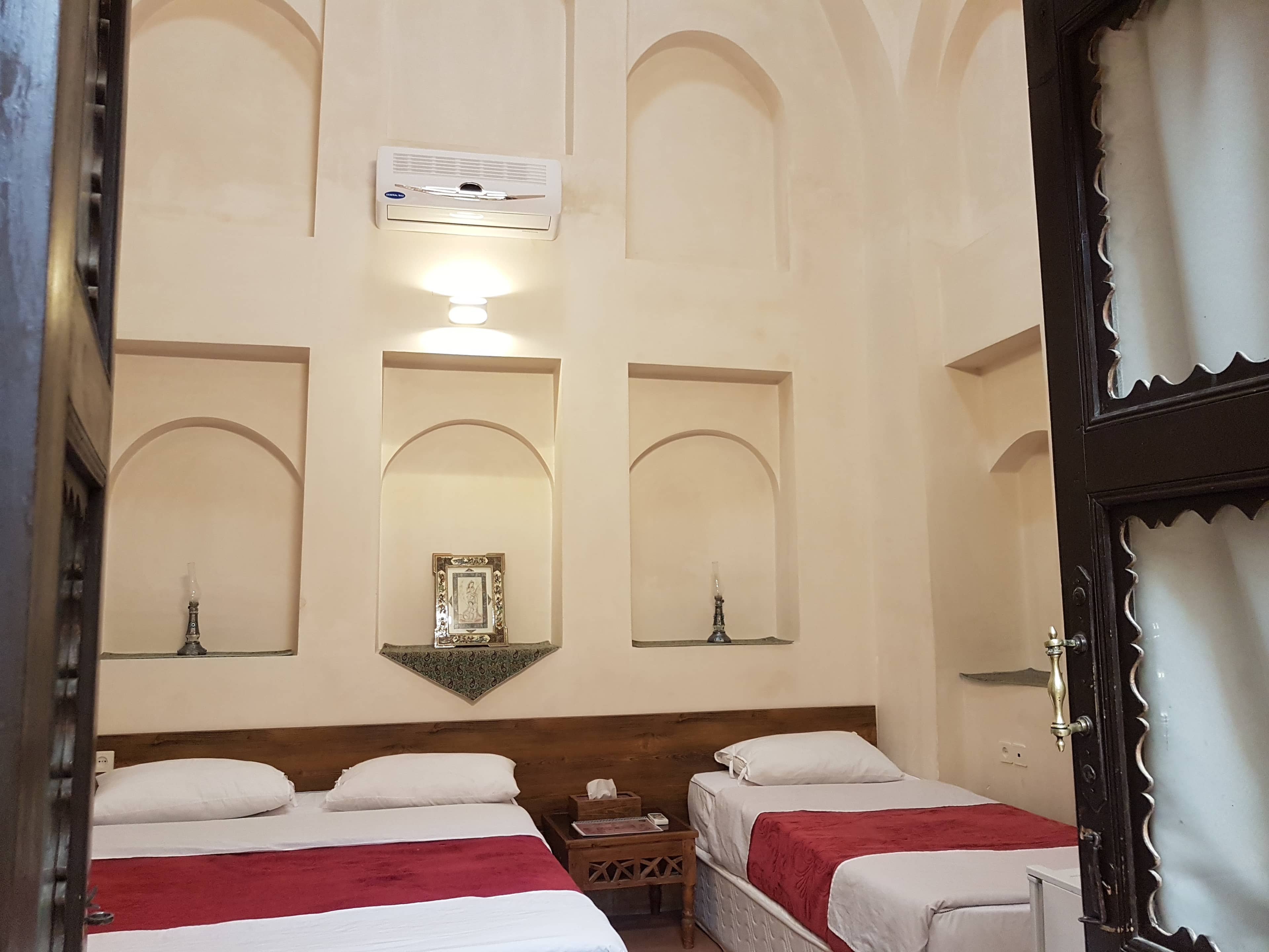 اجاره اتاق بومگردی در بسیج یزد - اتاق 3 تخته