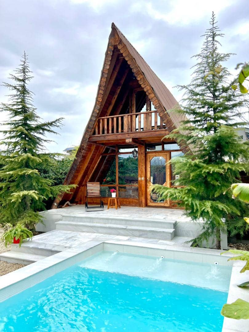 اجاره کلبه چوبی استخردار در نیاسته رامسر - اناناس