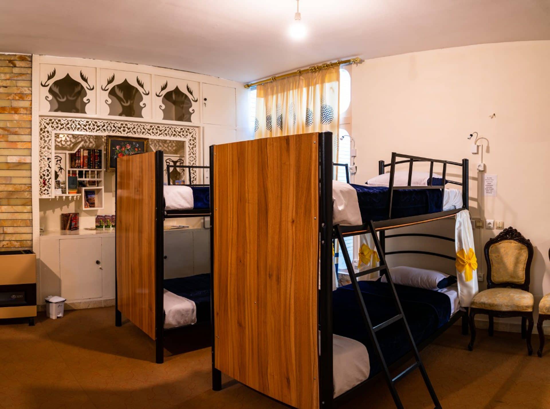 اجاره اتاق در بزرگمهر اصفهان - 10 تخت