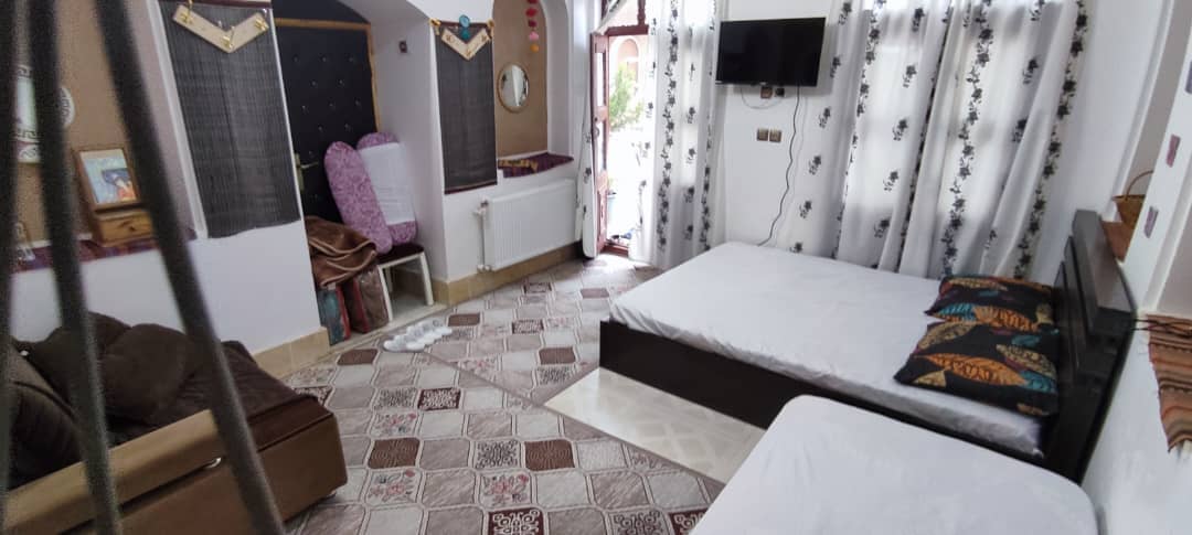 اجاره اقامتگاه بومگردی در خیابان انقلاب یزد - مولانا