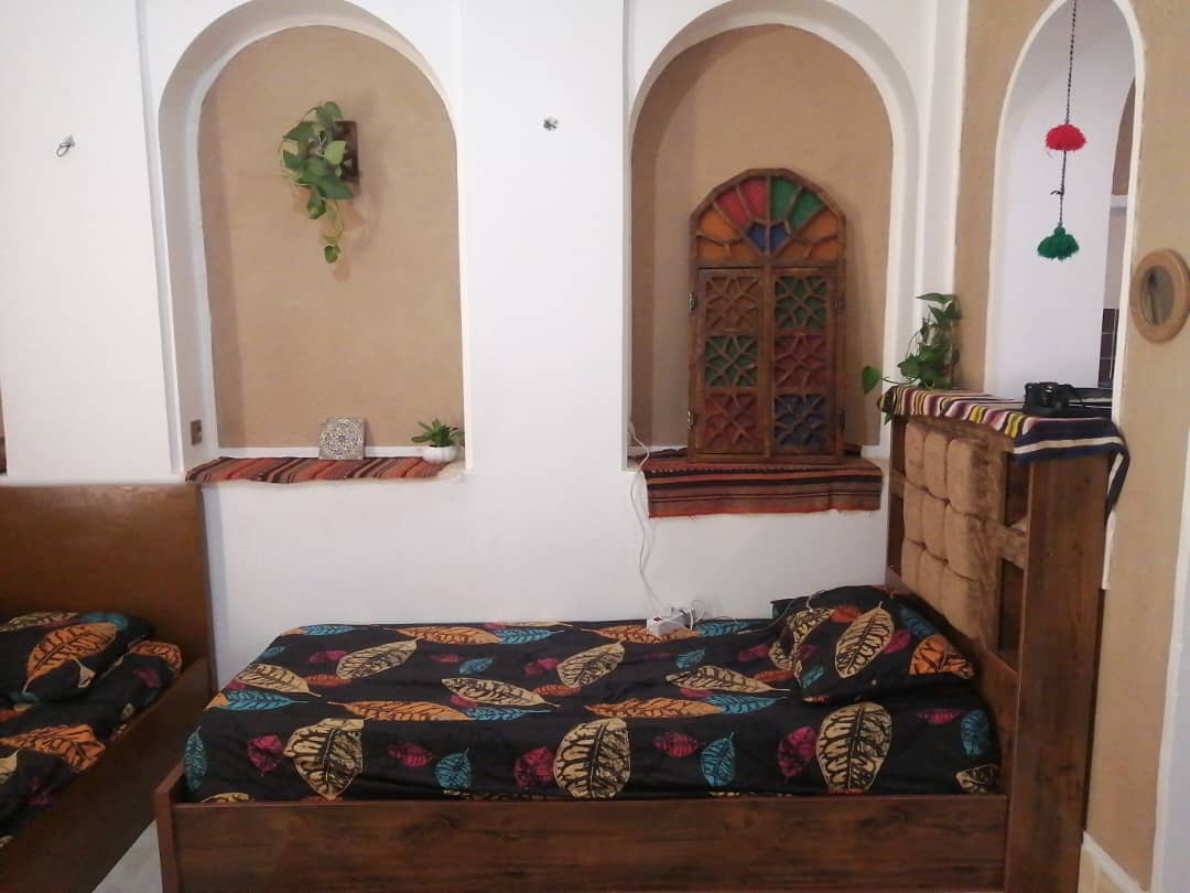 اجاره اقامتگاه بومگردی در خیابان انقلاب یزد - مولانا