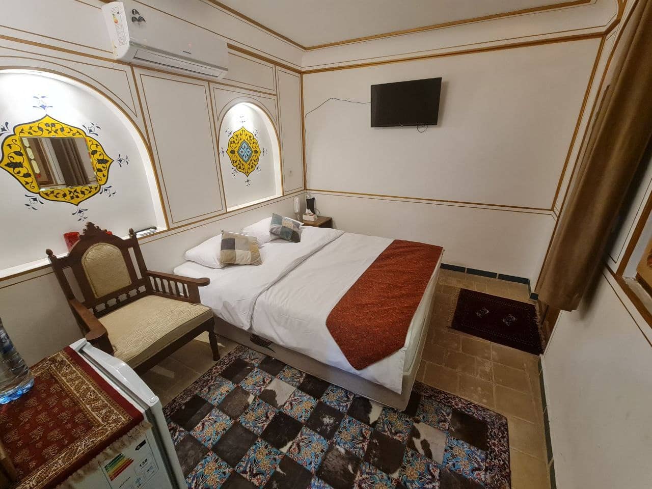 اجاره اتاق سنتی در نقش جهان اصفهان - شهناز