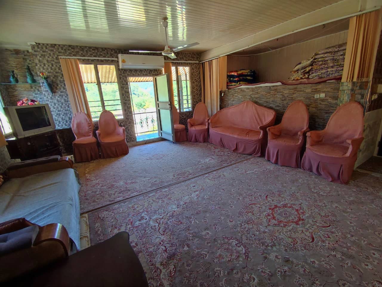 اجاره سوئیت جنگلی در روستای جمشیدآباد زیر آب - 301 آسمان