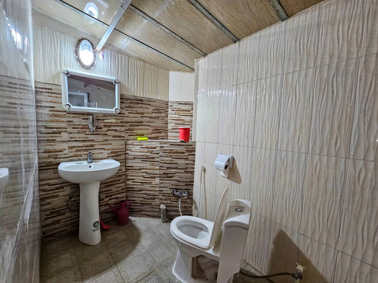 اجاره سوئیت جنگلی در روستای جمشیدآباد زیر آب- کلبه 2 افرا