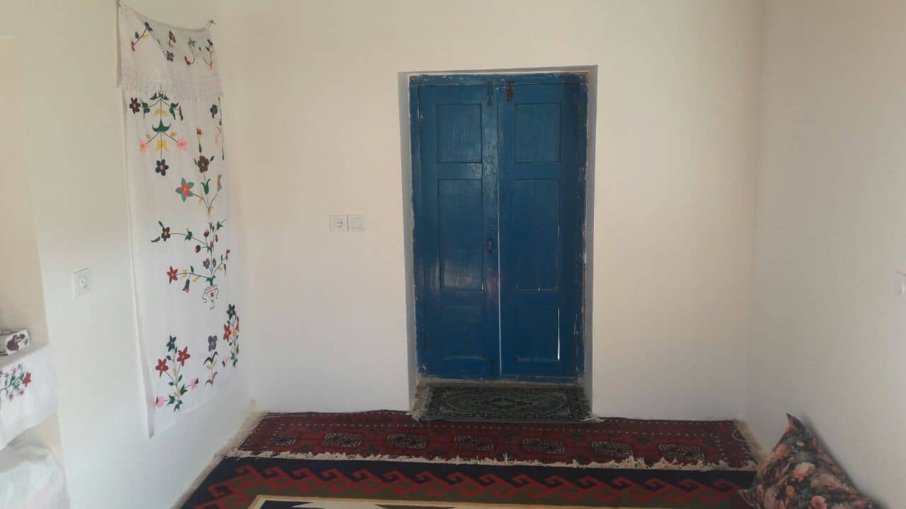 اجاره اتاق سنتی در روستای گردشگری قلعه بالا بیارجمند - مادر