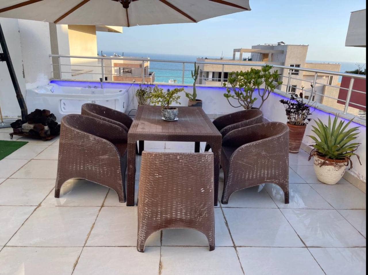 اجاره آپارتمان در دهکده ساحلی کیش - سه خوابه طبقه هفتم-نزدیک ساحل