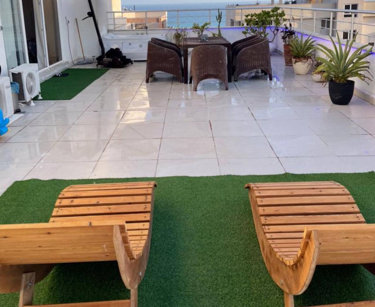 اجاره آپارتمان در دهکده ساحلی کیش - سه خوابه طبقه هفتم-نزدیک ساحل