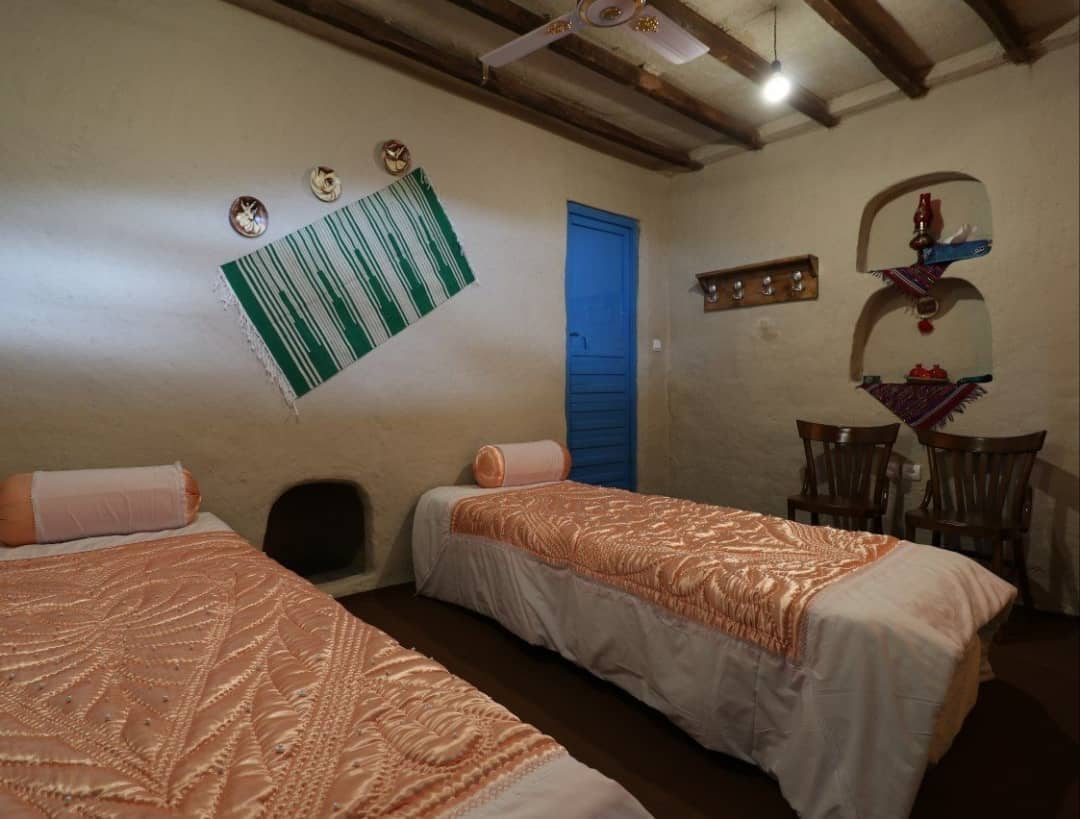 اجاره خانه تاریخی در آزادشهر - نارون