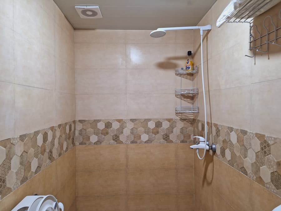 سرویس فرنگی و حمام