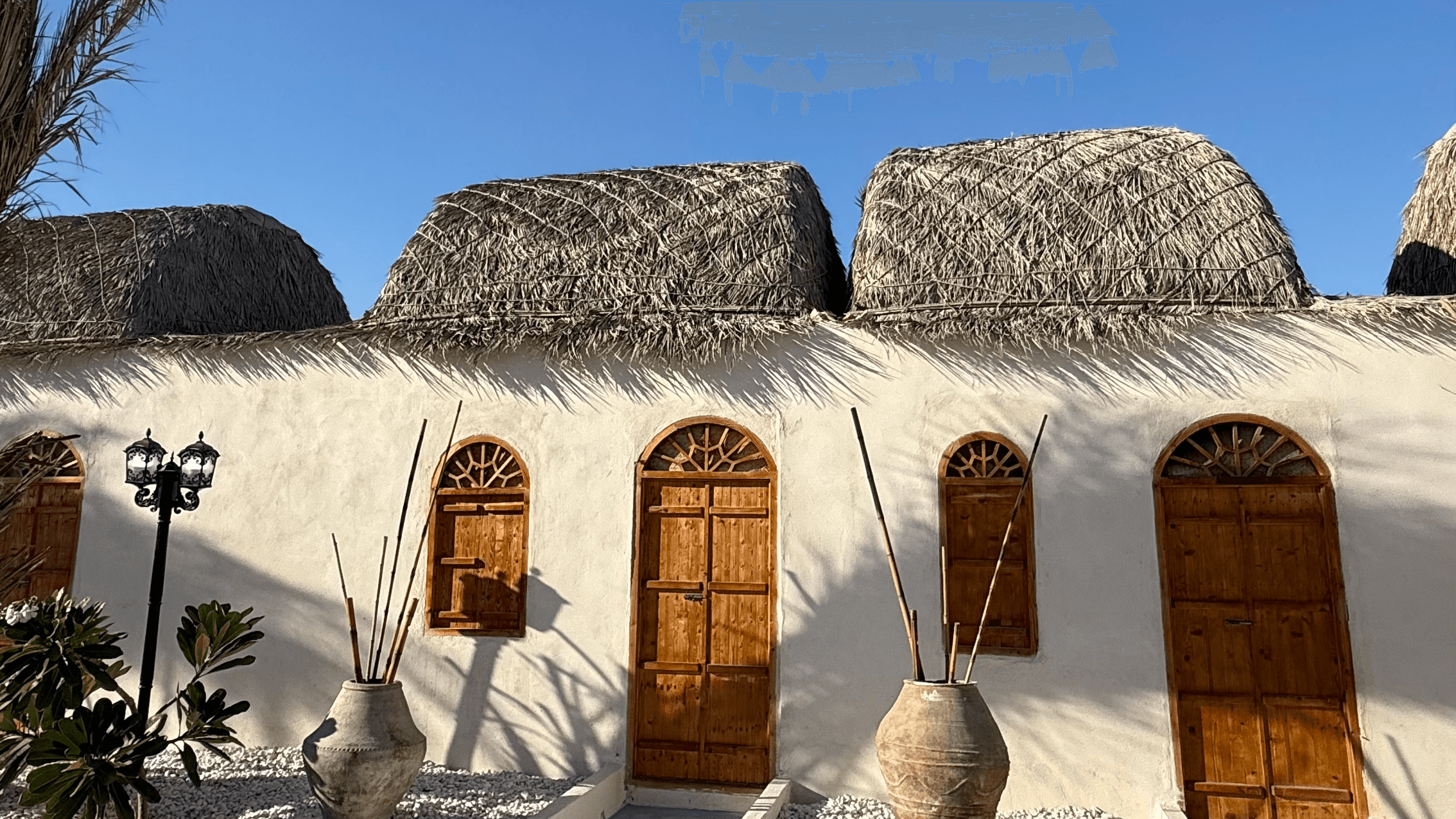 اقامتگاه بومگردی در شیب دراز قشم - دو تخته محوطه