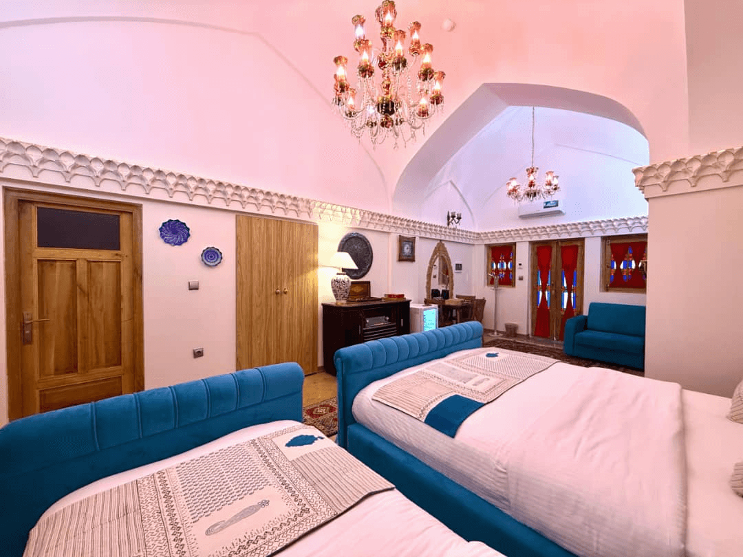 اجاره بوتیک هتل سه تخته در هشت بهشت اصفهان - قمرالملوک وزیری سه تخته وی آی پی