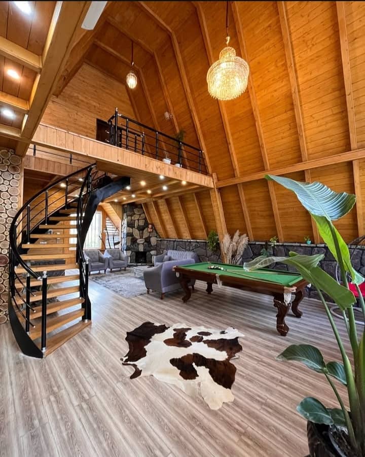 کلبه سوئیسی استخر سرپوشیده و جکوزیدار در روستای لتررامسر نما