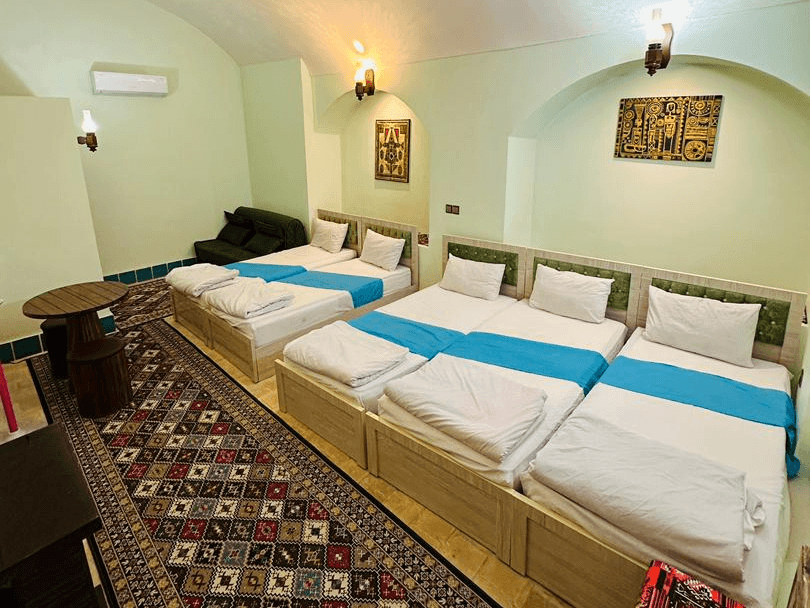 اجاره اقامتگاه سنتی در یزد - پسته 104 محوطه