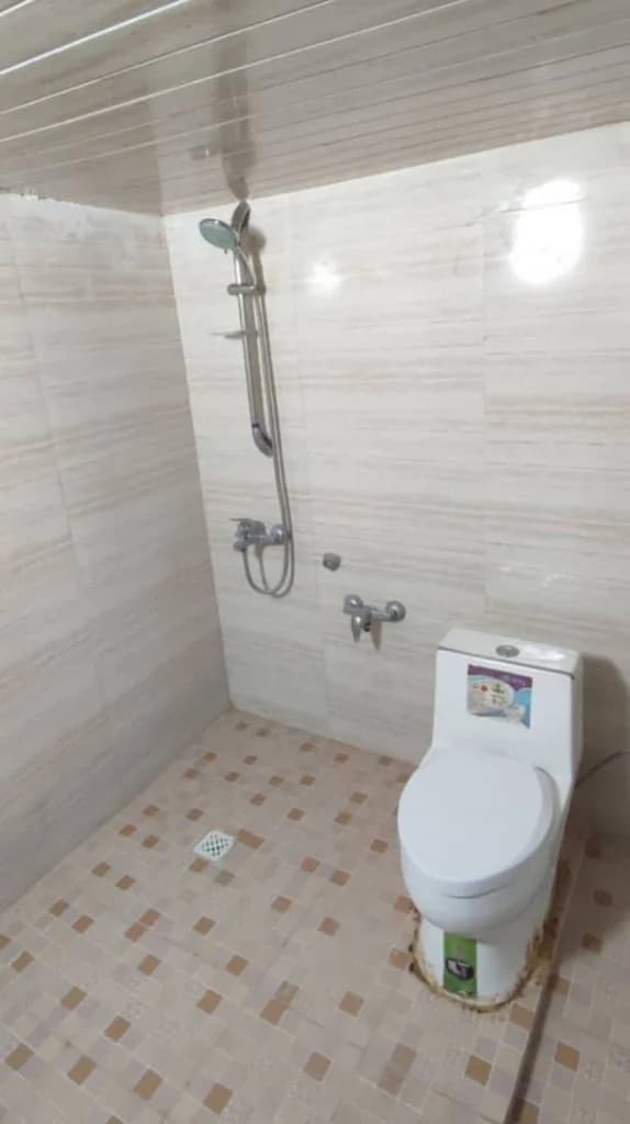 سرویس فرنگی و حمام