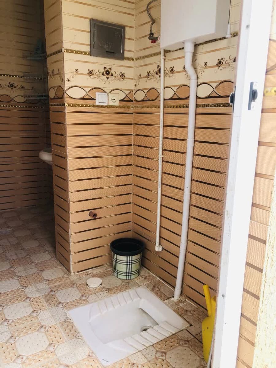 سرویس بهداشتی و حمام جنب اتاق