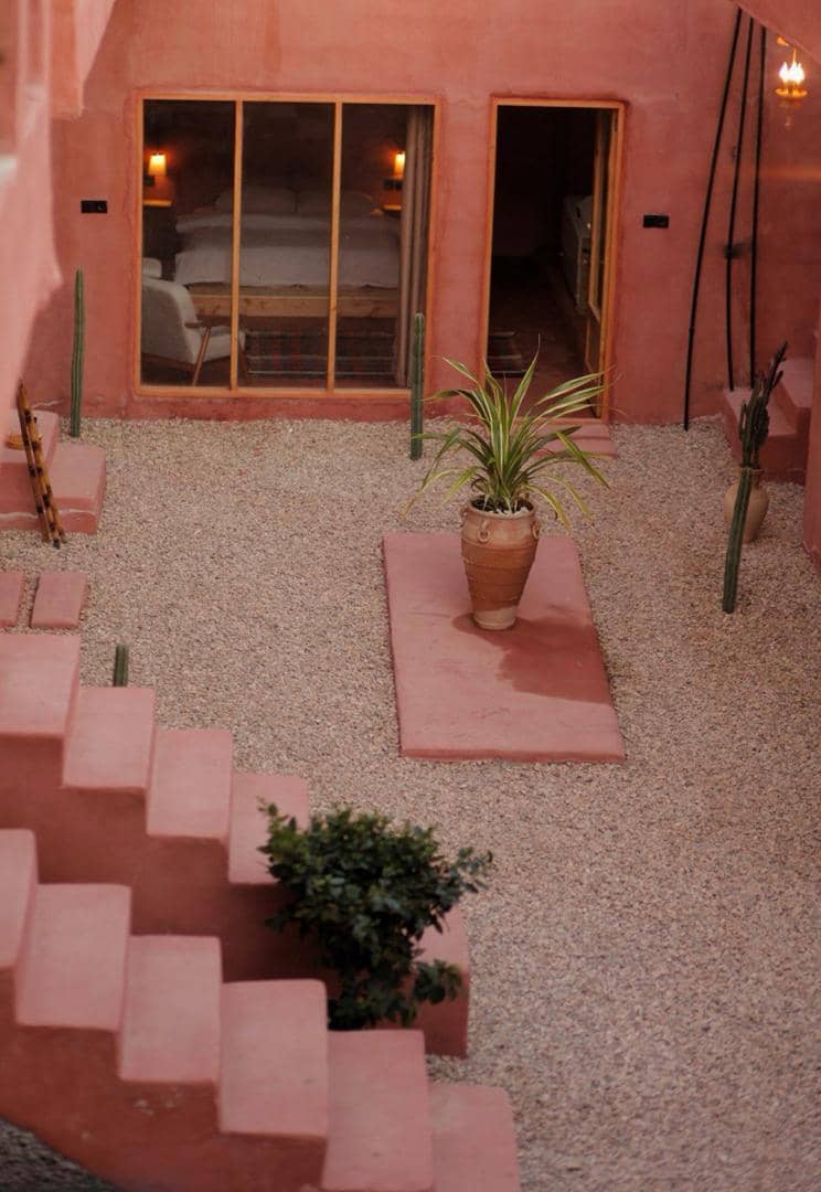 بوتیک هتل ساحلی در روستای سلخ قشم - دوتخته محوطه