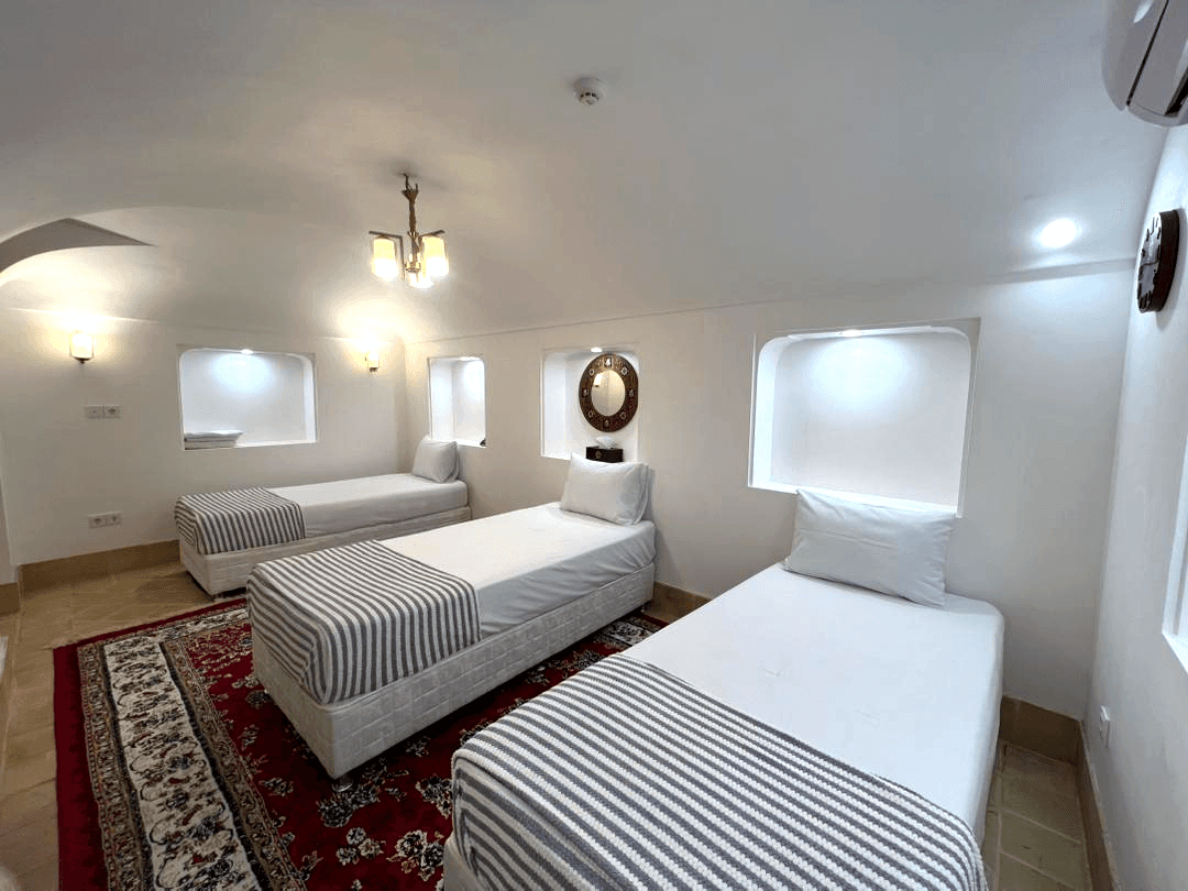 اقامتگاه بوم گردي در خیابان فهانی یزد - ١٠٦ اتاق