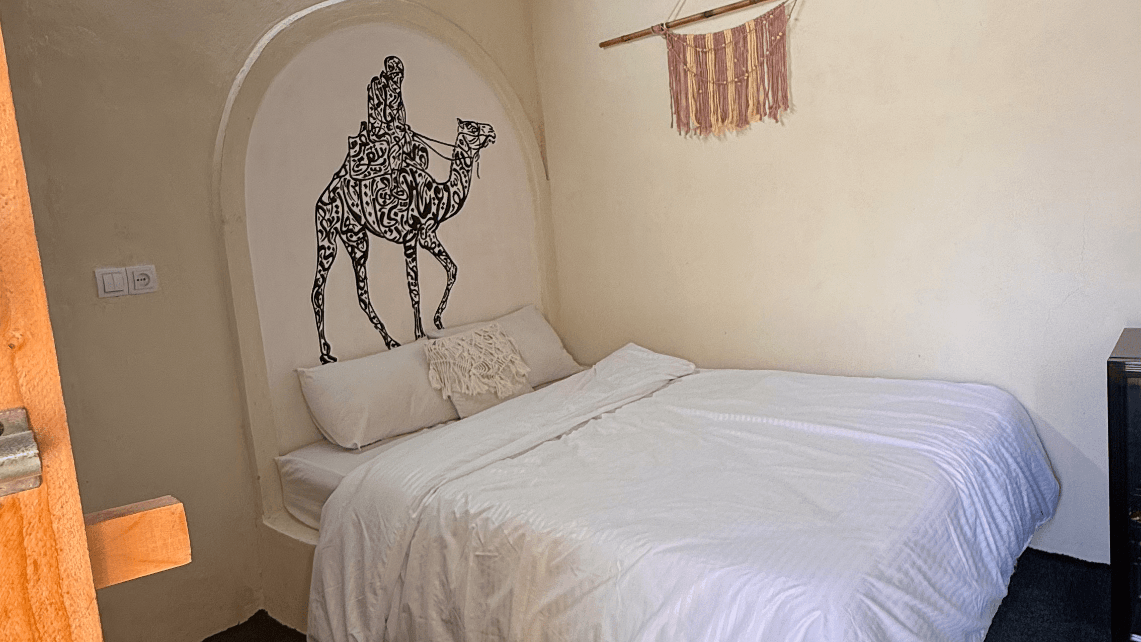 اقامتگاه بومگردی در شیب دراز قشم - دو تخته محوطه