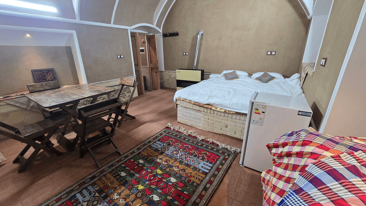 بومگردی دو تخته در عقدا یزد - مهر بانو اتاق دو تخته مهر بانو