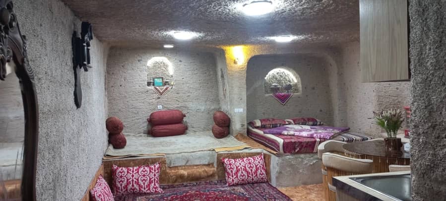 اقامتگاه صخرهای در روستای کندوان تبریز چشم انداز