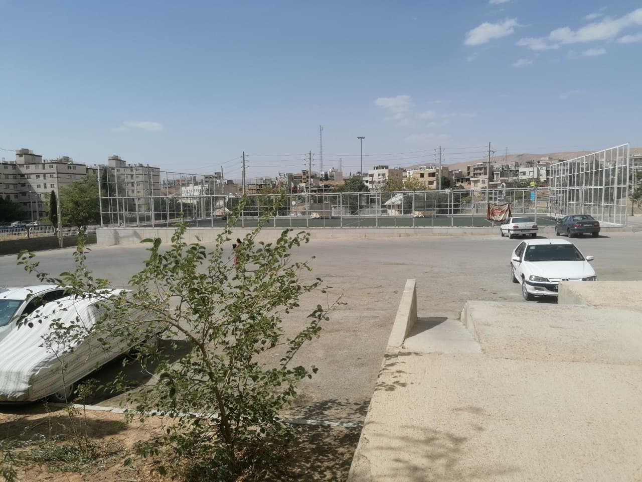 محوطه بیرونی