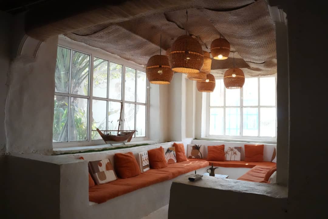 بومگردی ساحلی در روستای گامبرون سلخ - قشم نشیمن مشترک