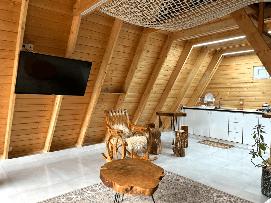 اجاره کلبه سوئیسی نزدیک ساحل در روستا میانرود رضوانشهر - زیزا نما کلبه