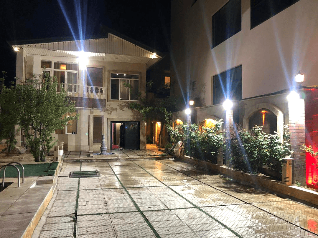 نما ویلا در شب
