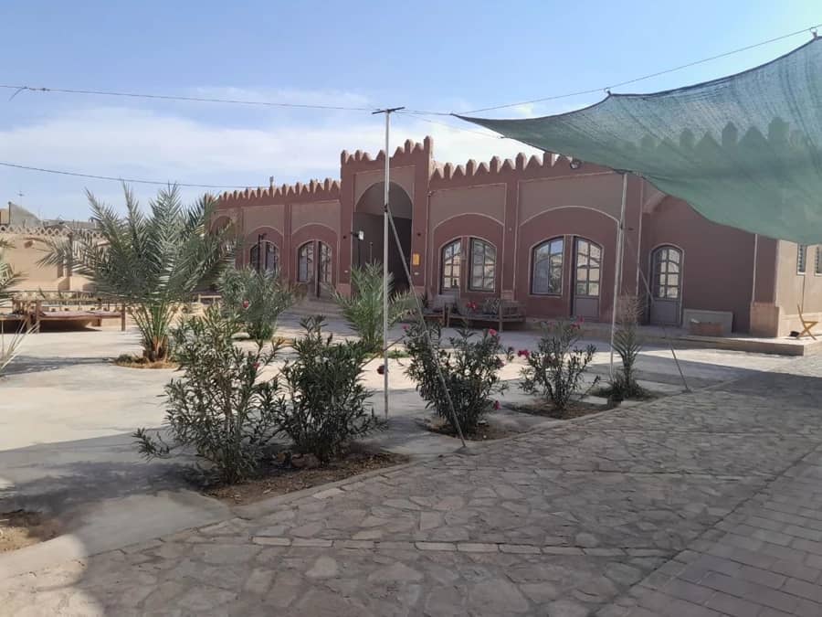 اجاره اقامتگاه بومگردی در خوربیابانک اصفهان-20 متری نما