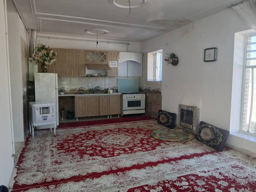 اجاره منزل ویلایی در روستا هویج - لاله زار کرمان سالن