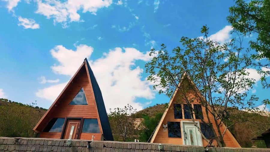 کلبه سوئیسی در روستا چهراز ناغان - 30متر نما کلبه سوئیسی