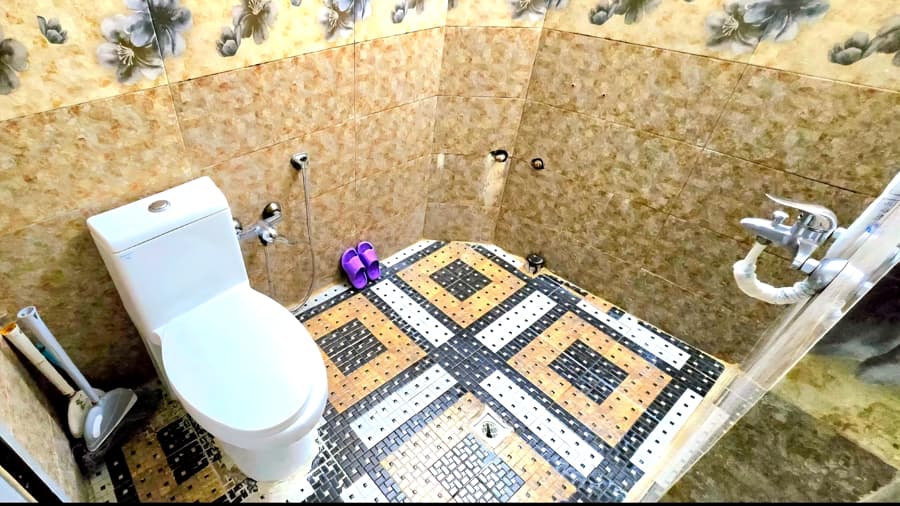 سرویس فرنگی و حمام
