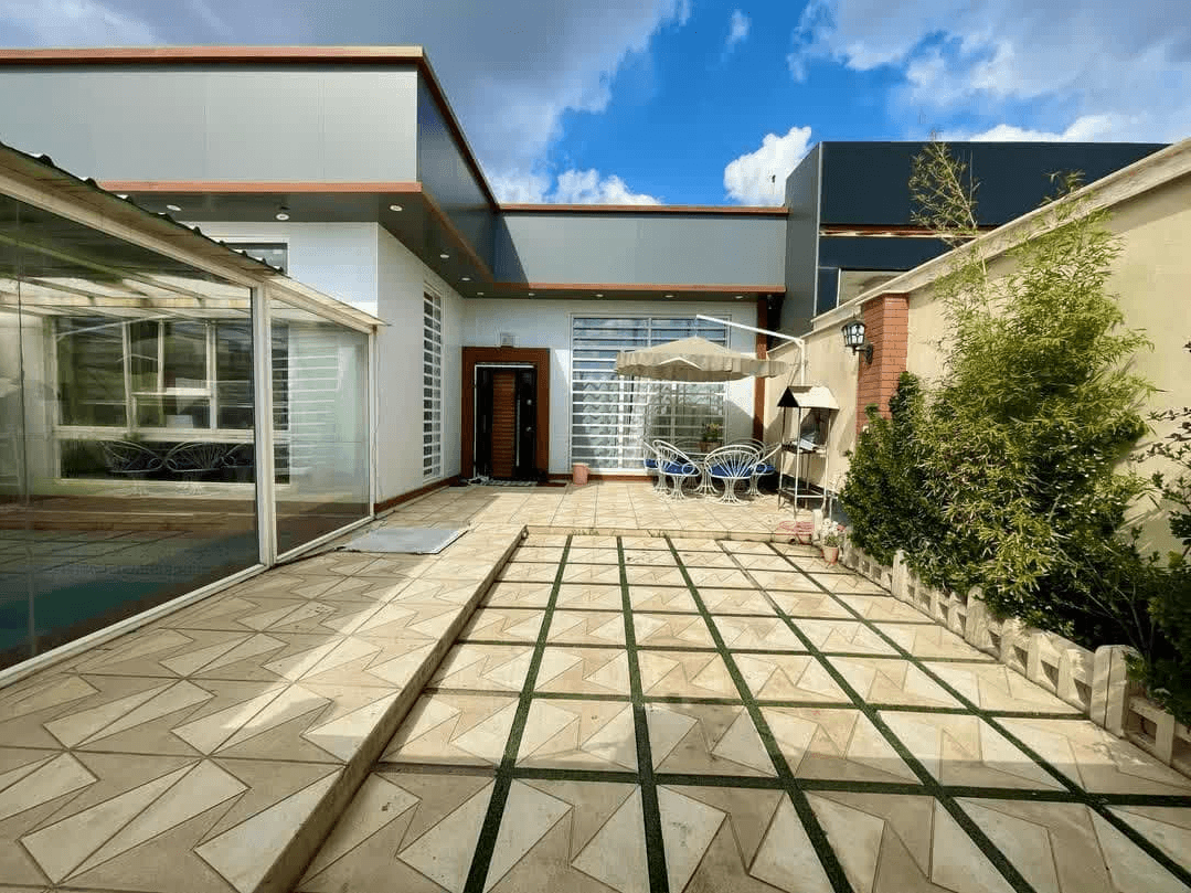 اجاره ویلا با استخر سرپوشیده آبگرم در روستای زکیآباد کردان نما