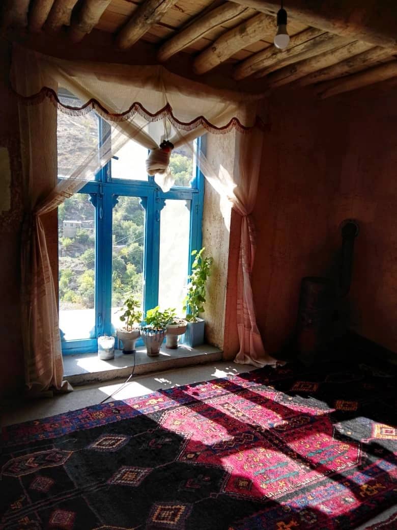 اجاره اقامتگاه سنتی در گلین سنندج - شلانه