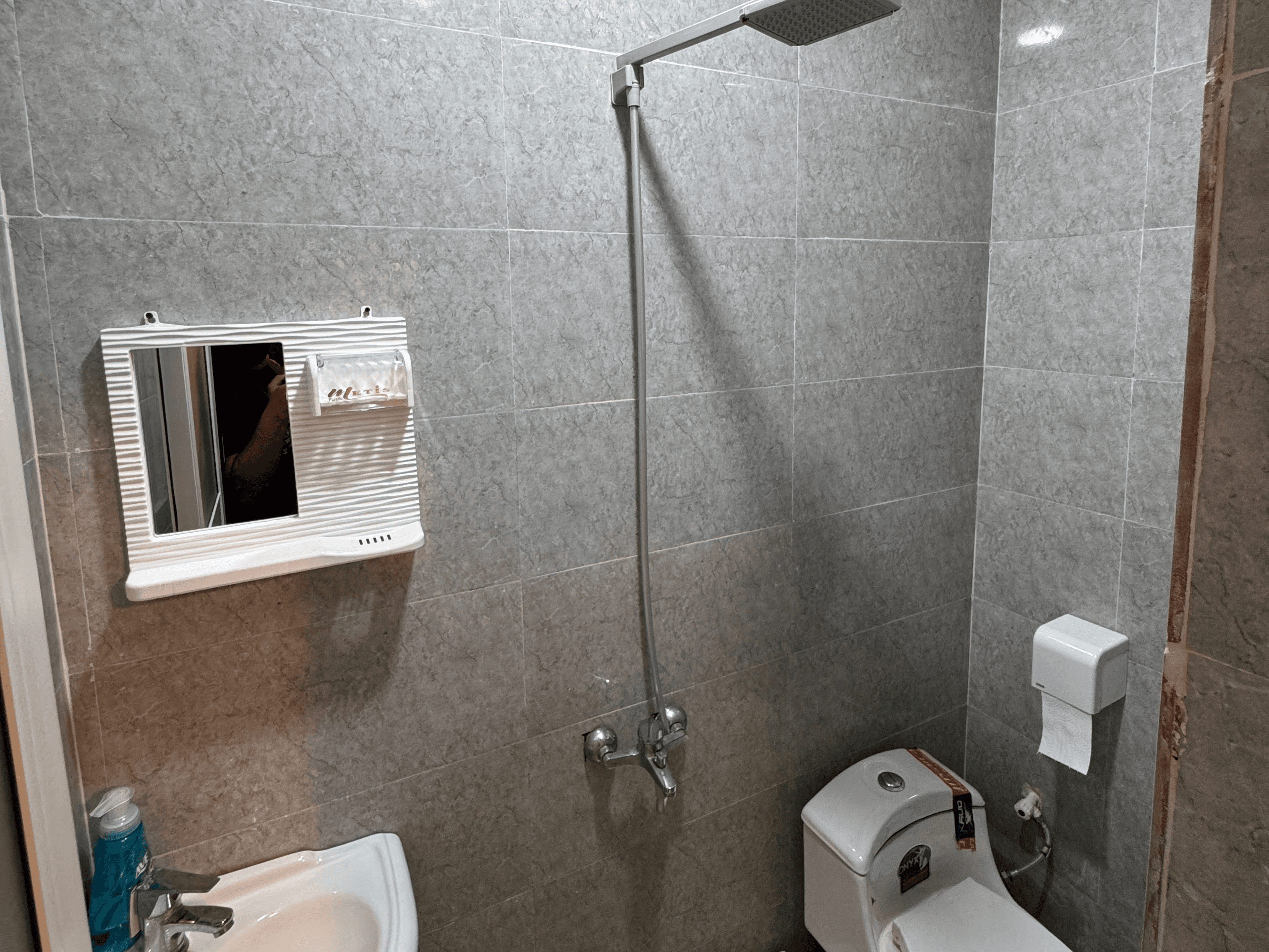 بومگردی دو تخته در روستا جیجیان رمکان قشم - انبو اتاق انبو