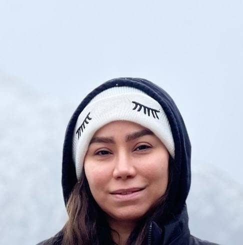 hostIntroImage-الهه ولی یاری