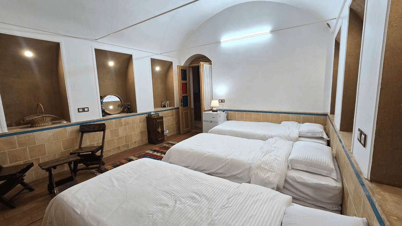 اجاره اتاق سه تخته در عقدا یزد - شهر بانو اتاق سه تخت شهربانو