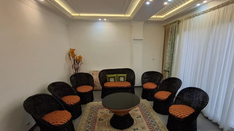 سالن طبقه بالا