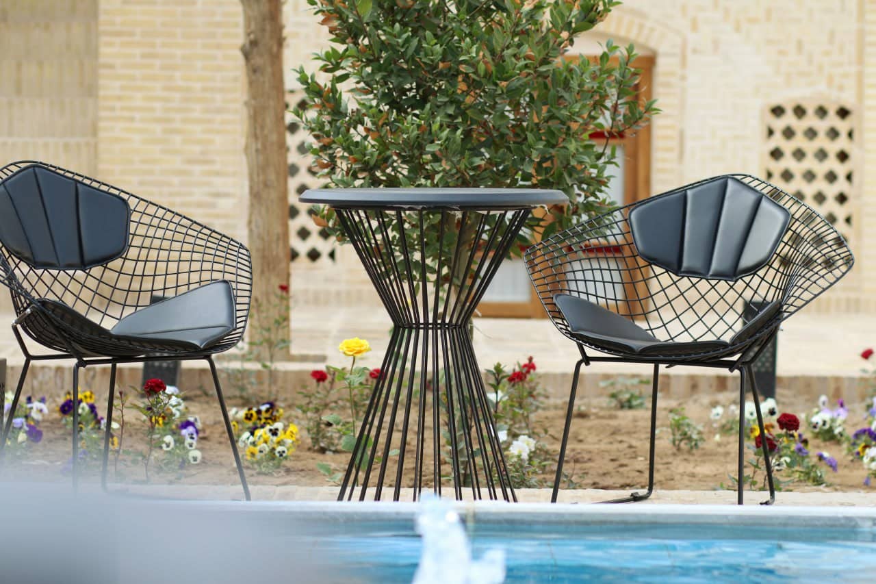 اقامتگاه سنتی در خیابان فاضل نراقی کاشان - 113 دابل نرمال کاهگل حیاط اصلی