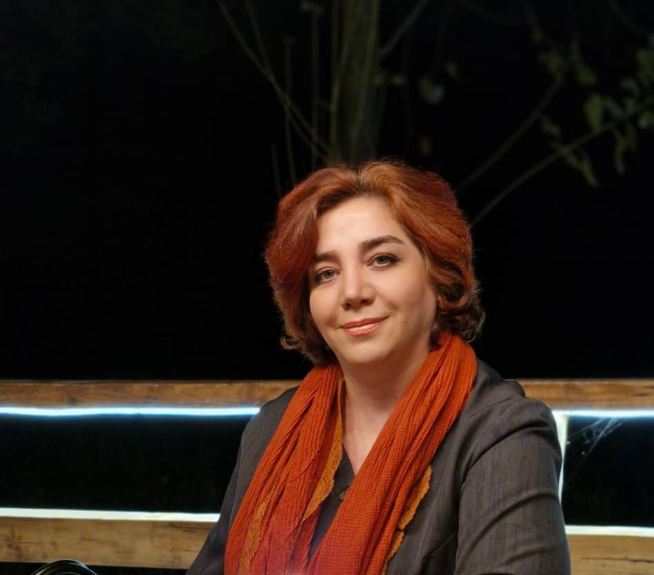 hostIntroImage-رقیه قاضی