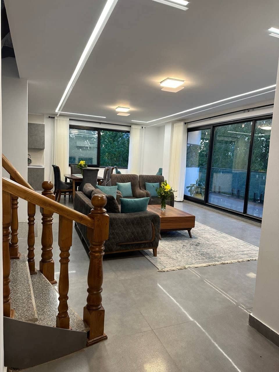 ویلا با استخر سرپوشیده آبگرم و جکوزی در روستای رودپشت محمودآباد نما ویلا