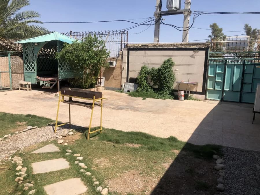 حیاط