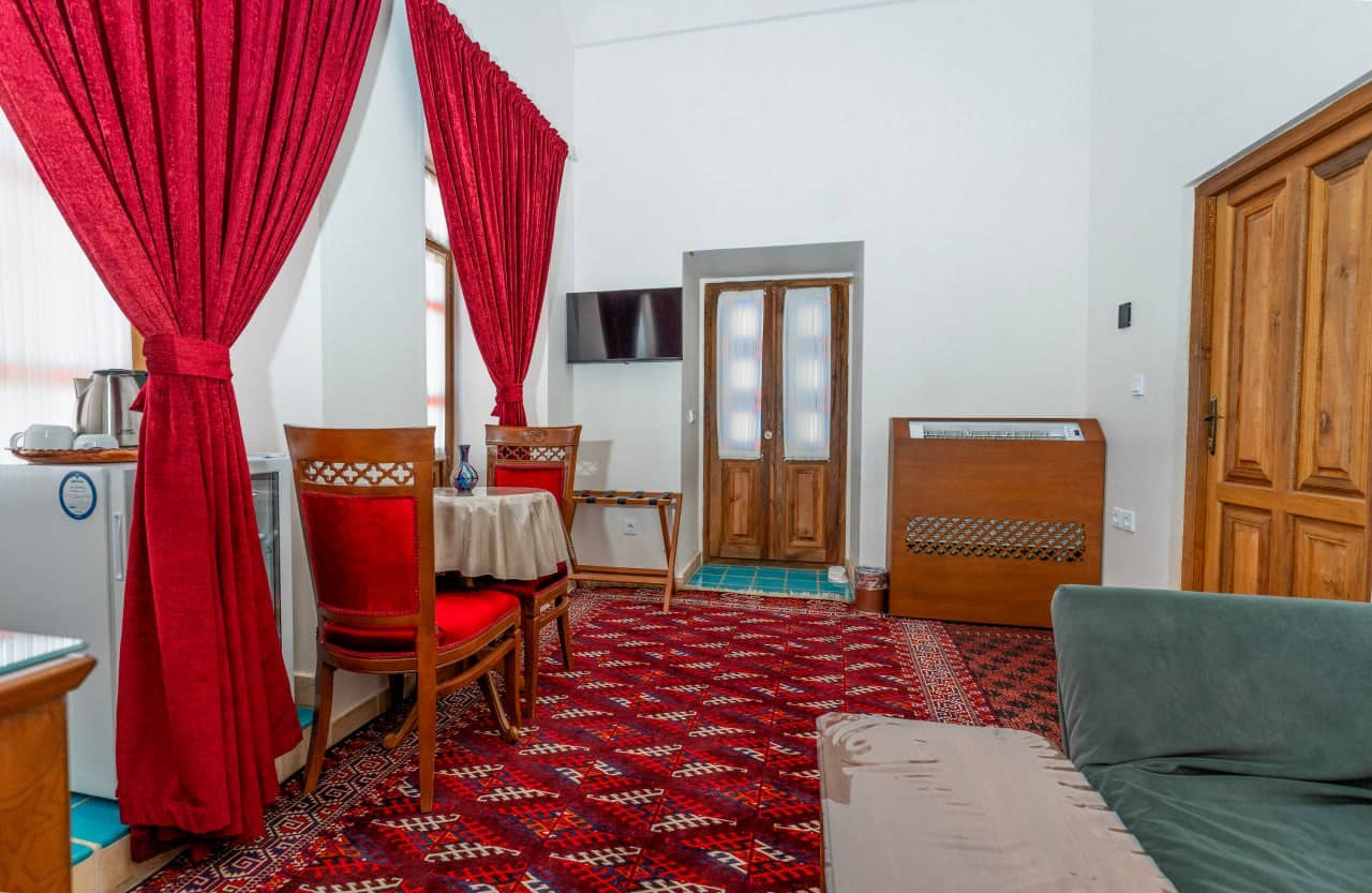 اقامتگاه سنتی در خیابان فاضل نراقی کاشان - 116سوئیت رویال حیاط اصلی